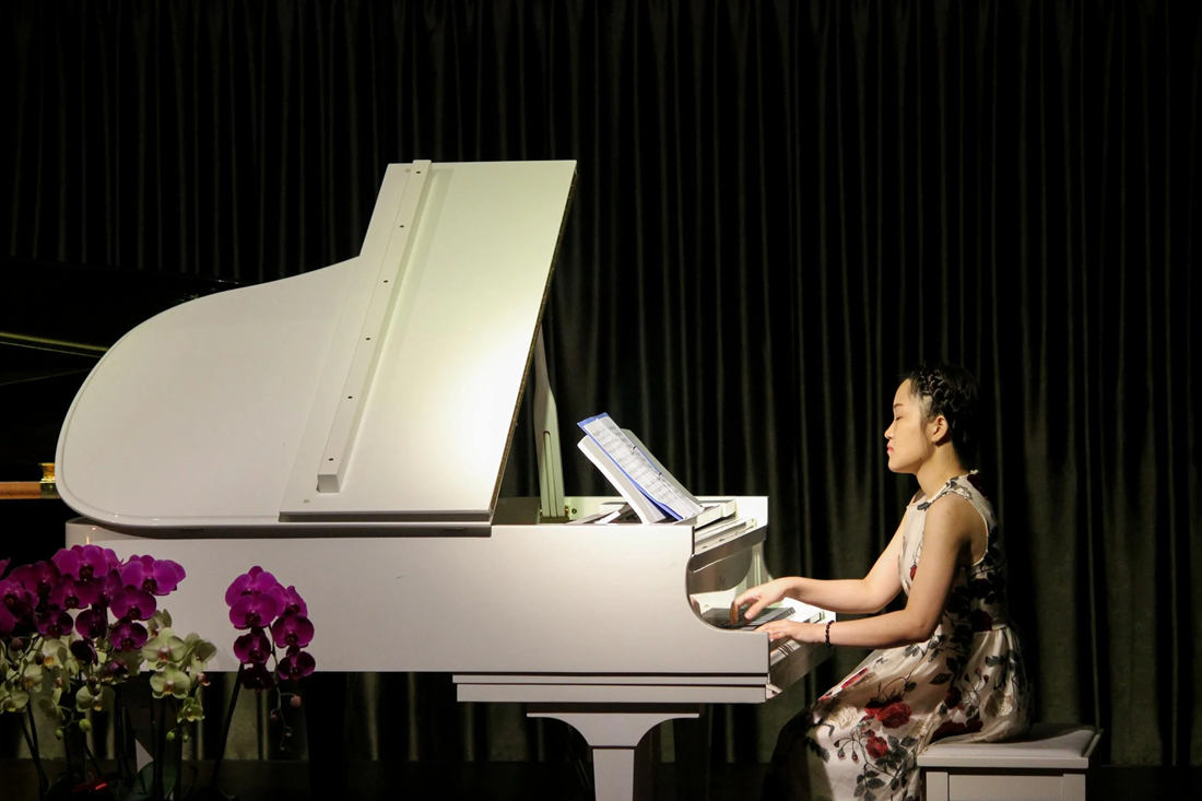 Découvrez 6 pianistes classiques de notre époque qui réécrivent les codes
